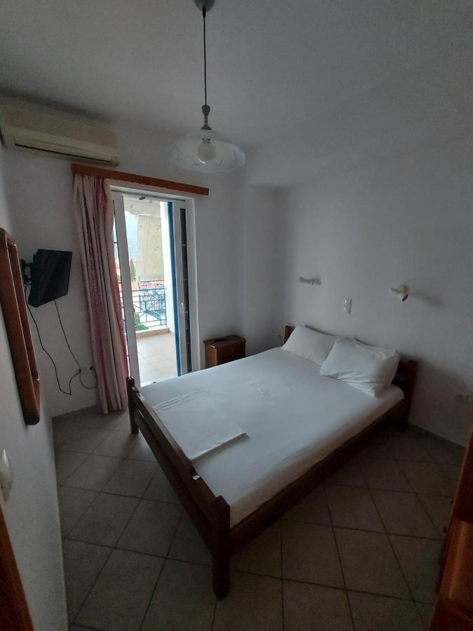 Matina Apartments Tyros Eksteriør billede