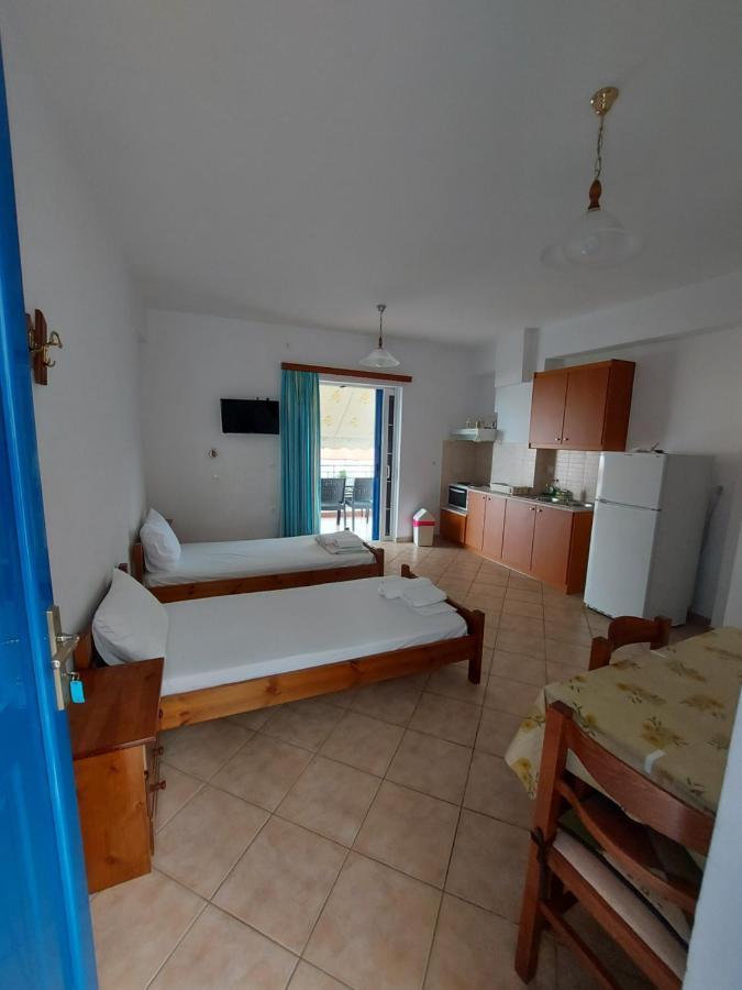 Matina Apartments Tyros Eksteriør billede