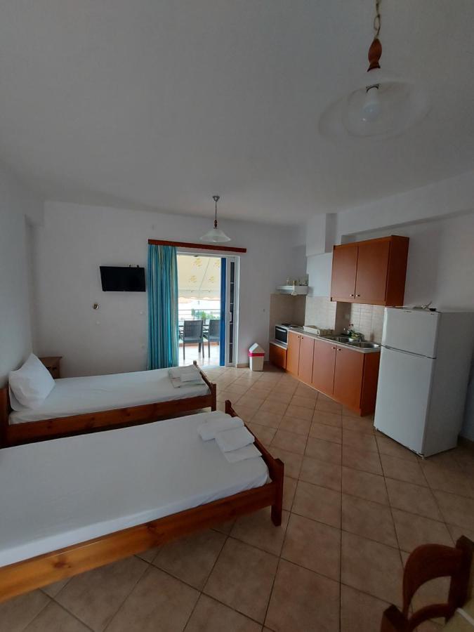 Matina Apartments Tyros Eksteriør billede